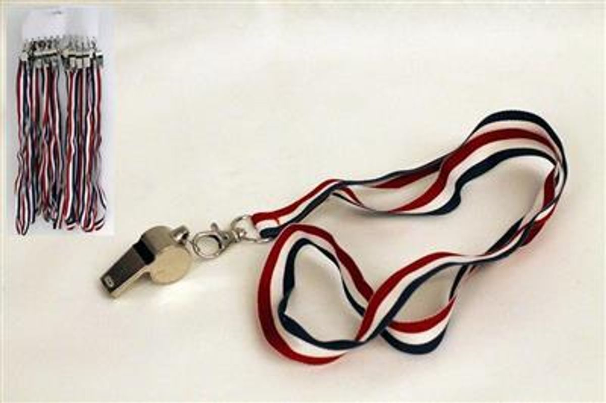 Fløyte - Russefløyte - 17 mai Fløyte med kraftig lyd. - Metallfløyte som også kan brukes til dommerfløyte