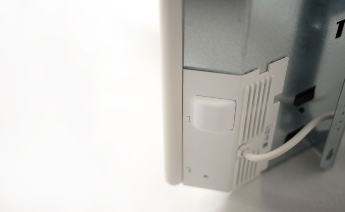Beha Panelovn Smartovn med stålfront og Wifi - 1000W - Hvit PV 10 - Norskutviklet varmeovn