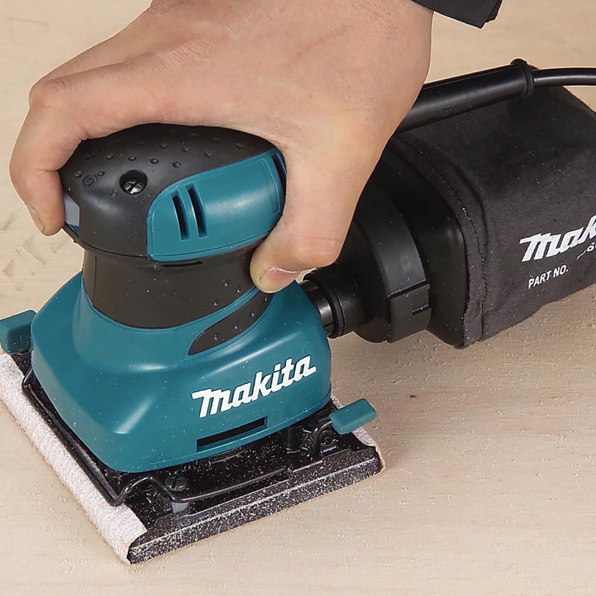 Makita Plansliper 200W 114x140mm BO4556K