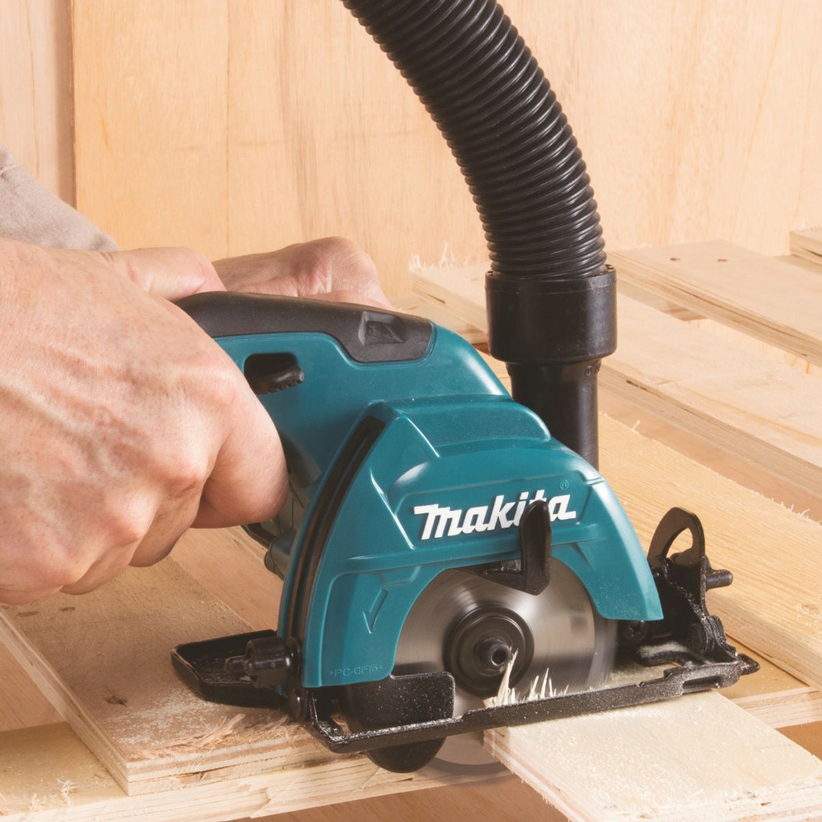 Makita Sirkelsag 12V CXT ® 85mm HS301DMAJ
