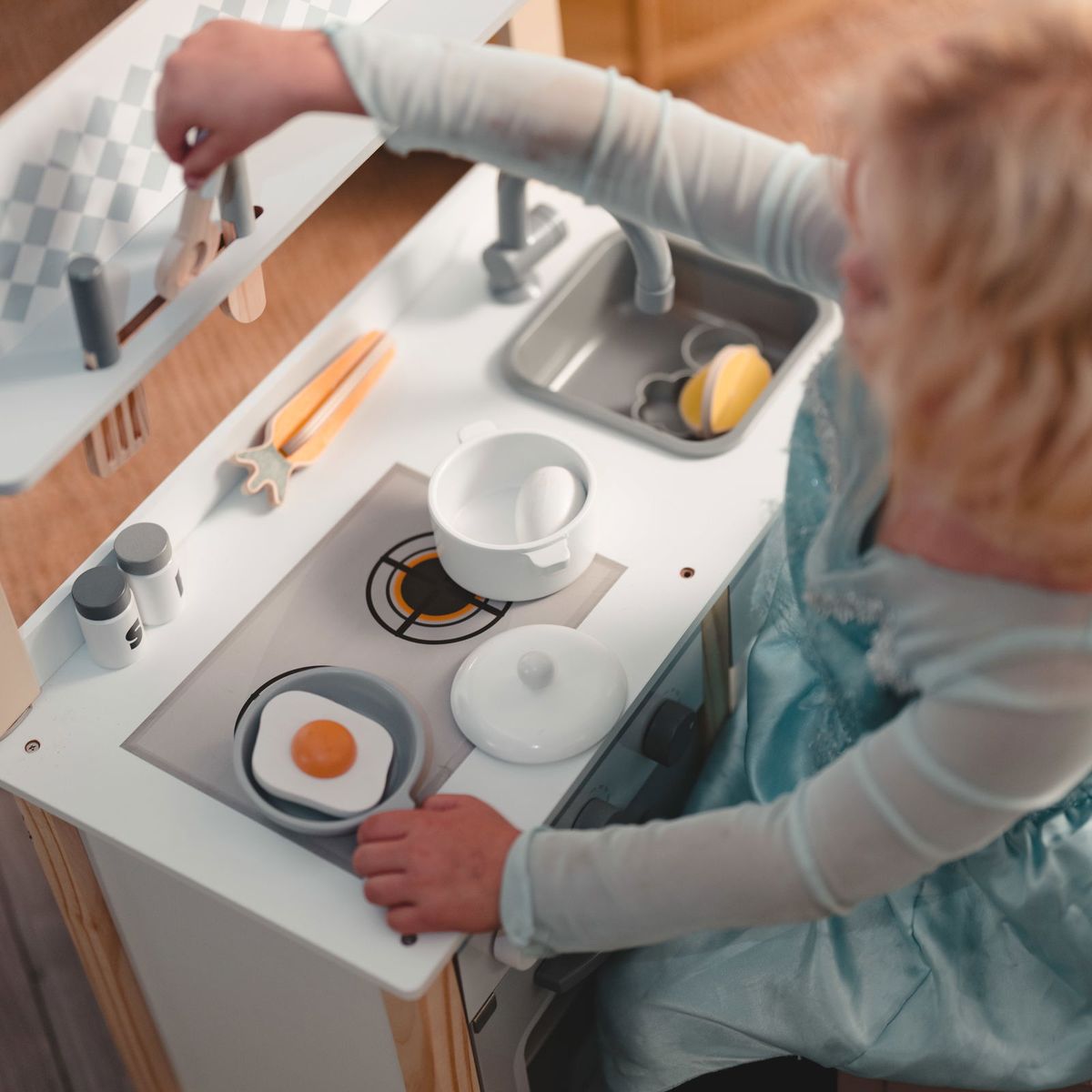 Lekekjøkken For Barn - Stort Lekekjøkken i Tre med masse tilbehør