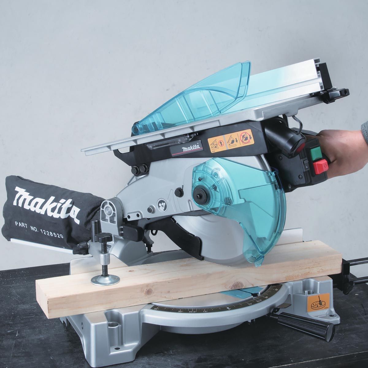 Makita Bordsag 1650W 260mm LH1040F