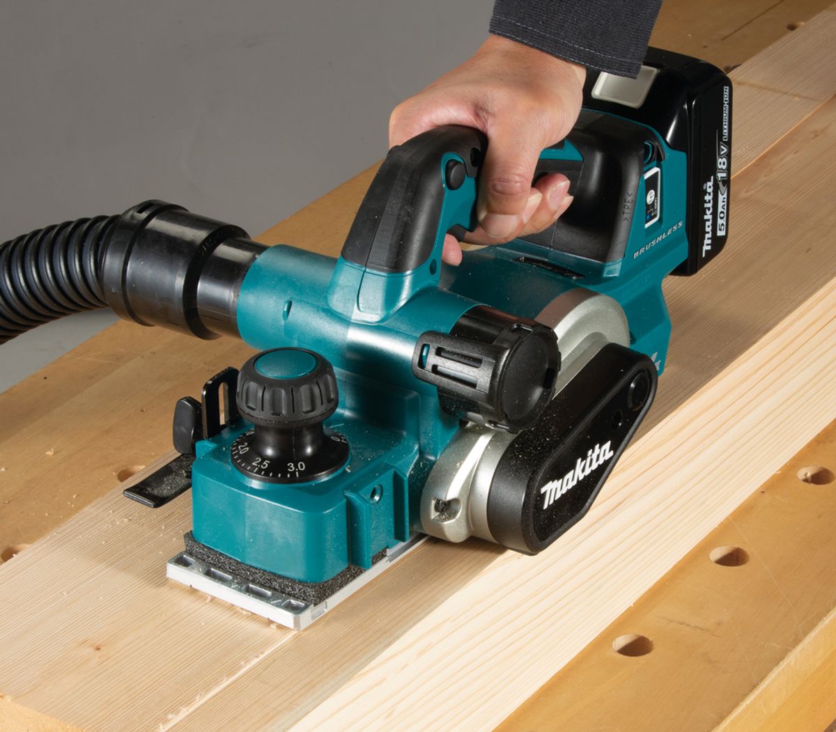 Makita Høvel 18V LXT ® 82mm AWS DKP181ZU