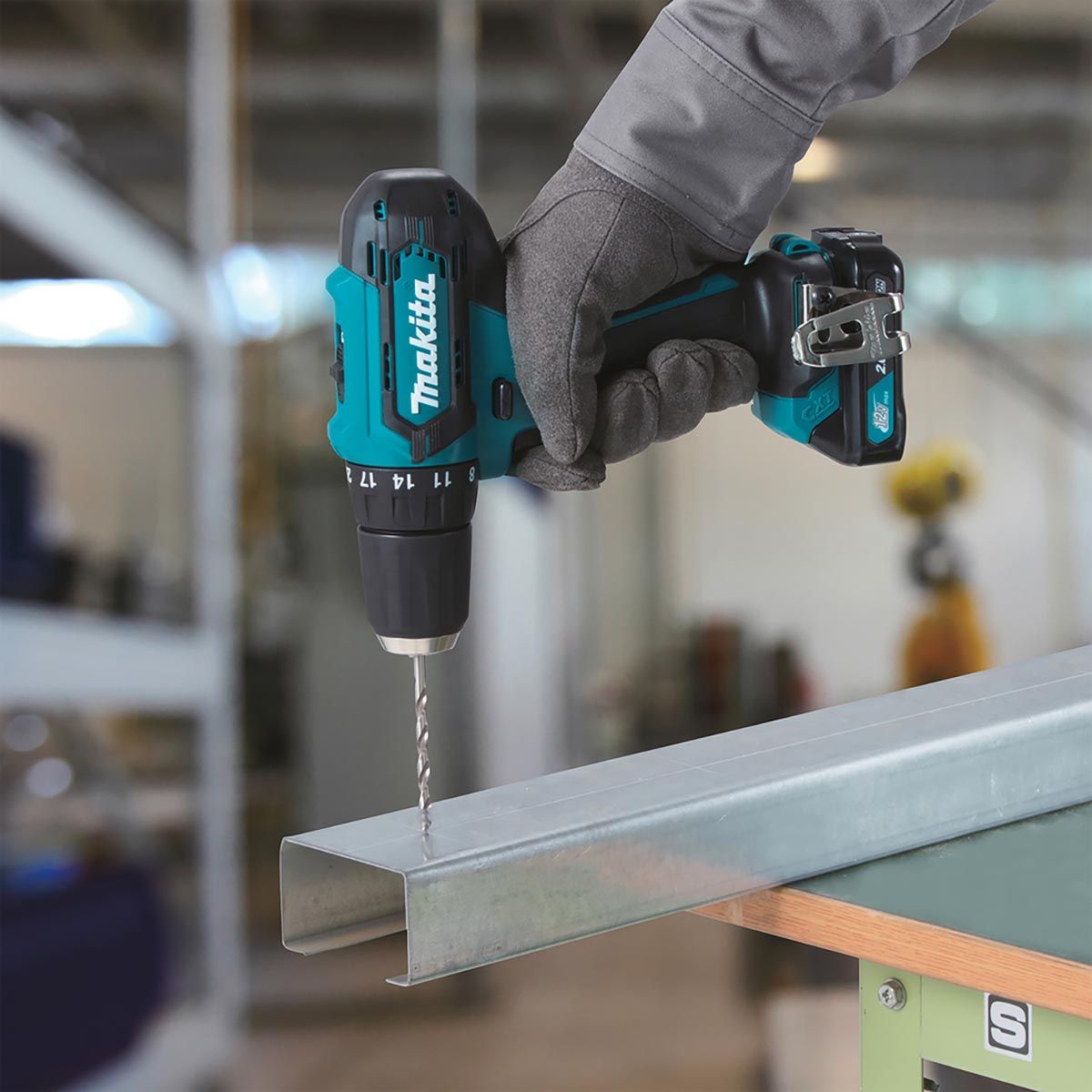 Makita Slagbormaskin 12V CXT ® HP333DZ