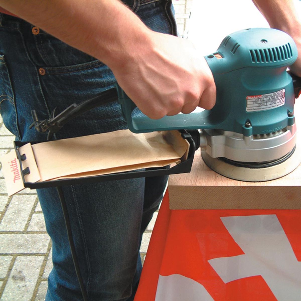 Makita Eksentersliper 310W 150mm BO6030J